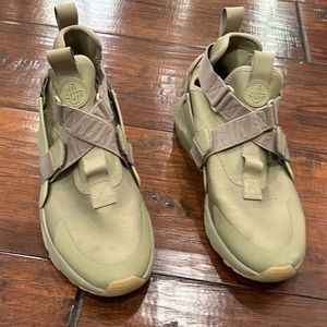 Women’s Nike 9 1/2 athletic shoes, slip Ons olive green slightly used